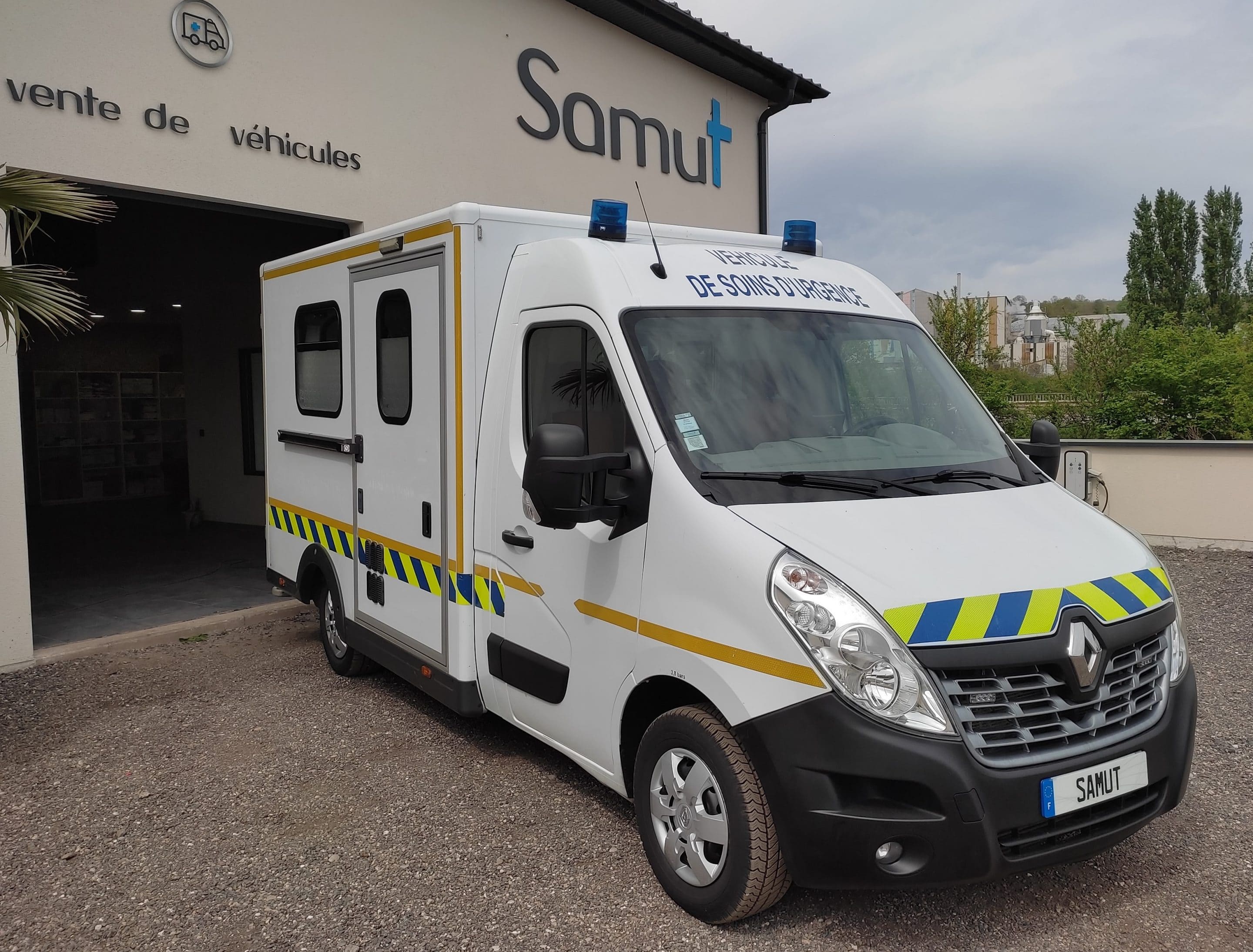 Samut Ambulance-renault-Master-Cellule-carree-3-scaled Achetez une ambulance d'occasion  